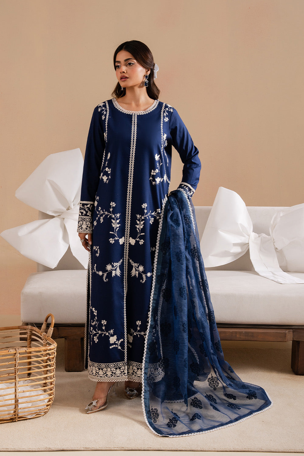 MARYAM & MARIA-3PC LAWN EMBROIDERED SHIRT WITH ORGANZA EMBROIDERED DUPATTA & TROUSER